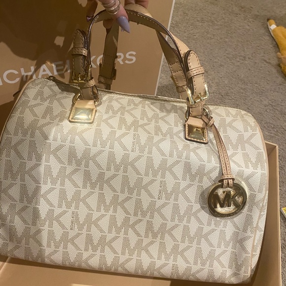 Michael Kors Grayson Satchel Large - Picture 2 of 8
